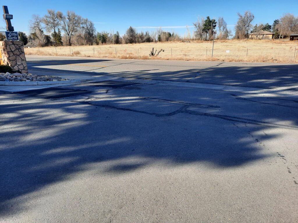 asphalt crack seal
