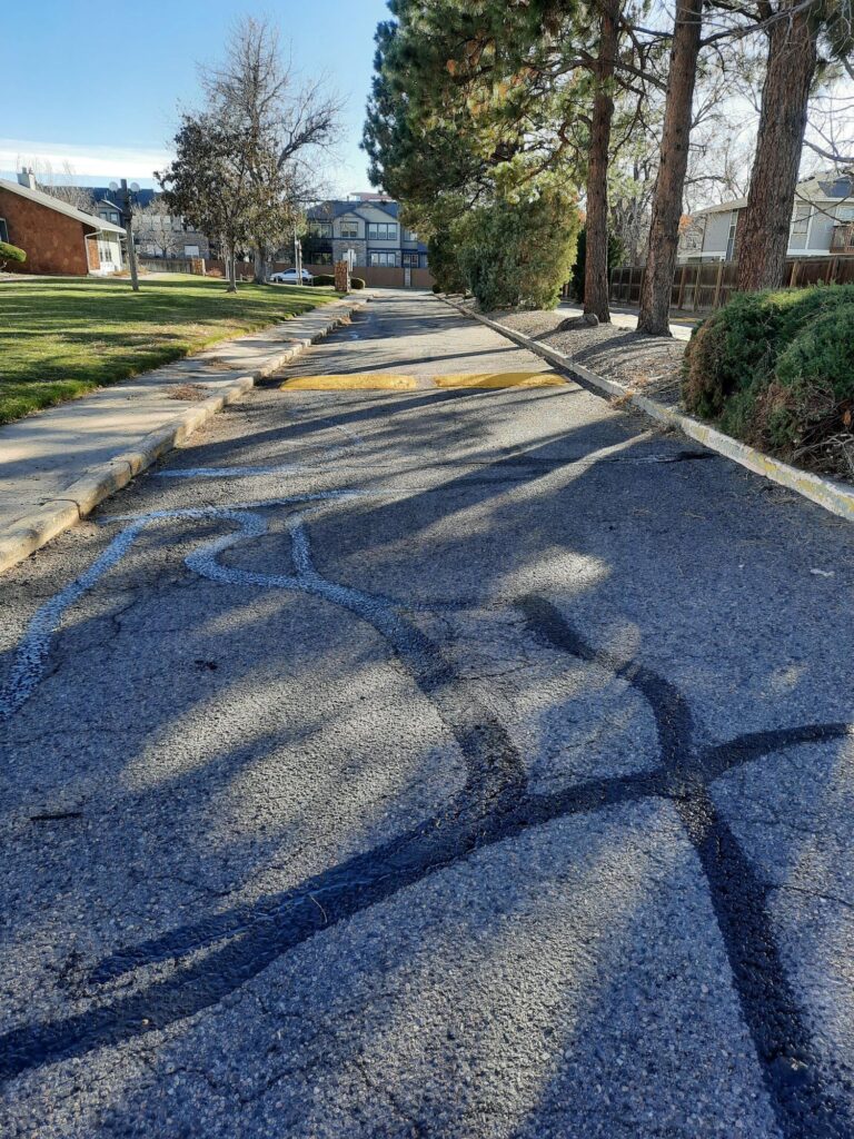 asphalt crack seal
